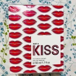 Victoria’s Secret KISS perfume NWT